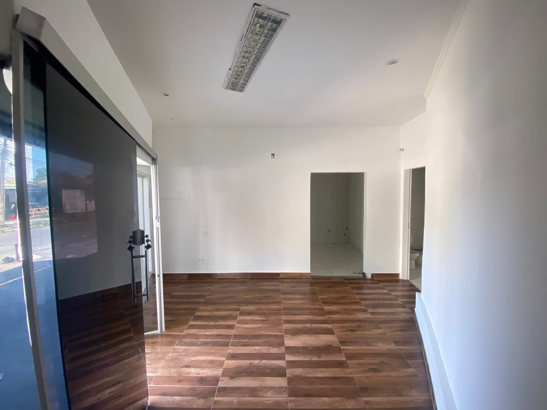 Sala Comercial no Setor Parque Amazônia